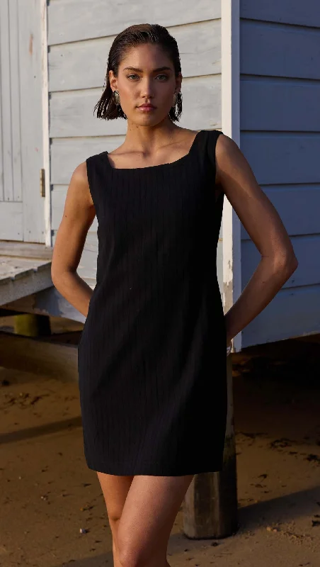 Staple the Label - Ember Mini Dress in Black Fashionable Off-Shoulder Mini Dress